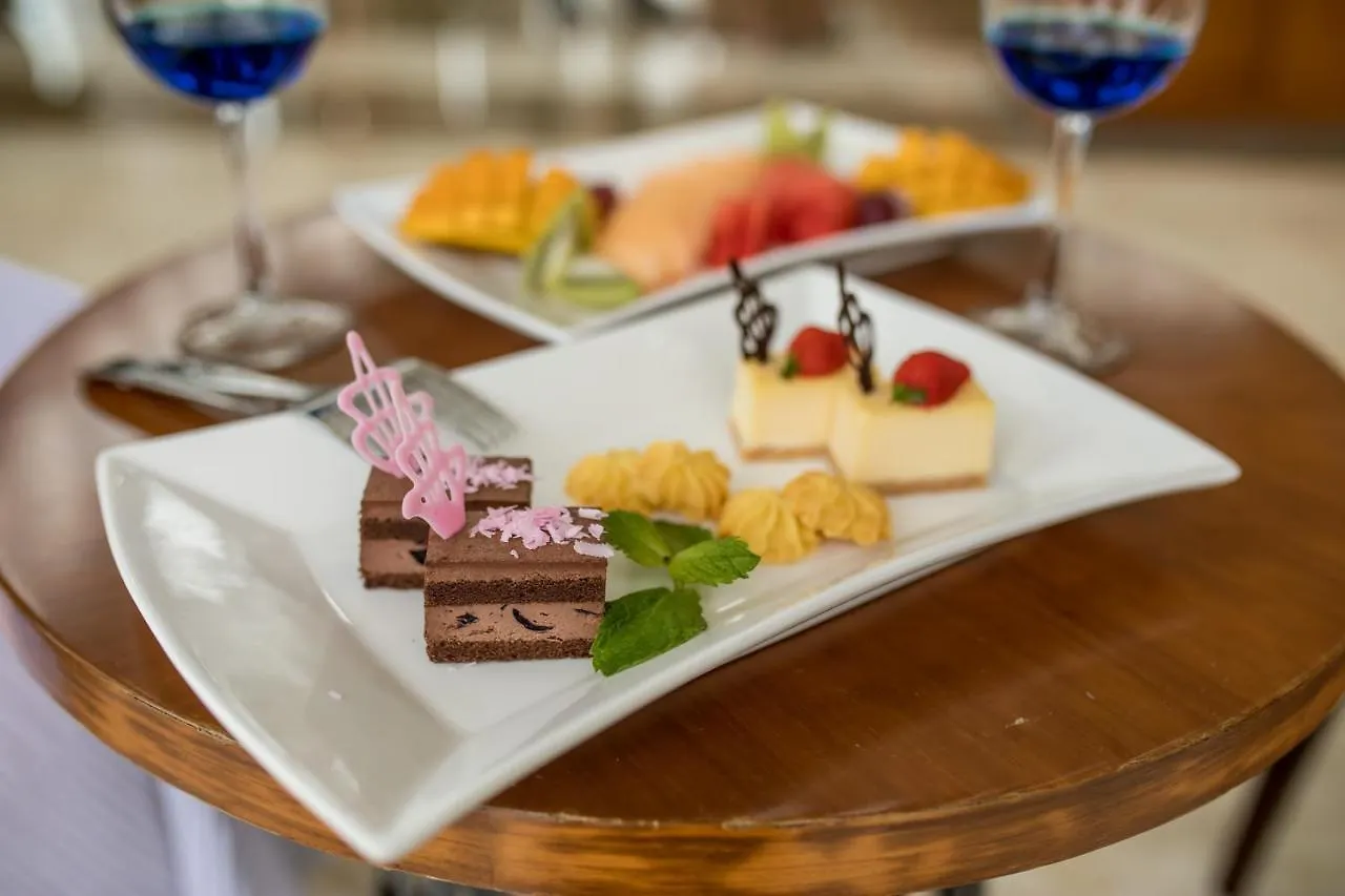 ***** Hotel Mingshen Golf & Bay Resort San-ja Čína