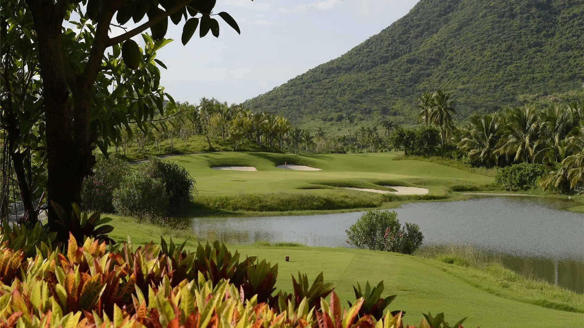 Mingshen Golf & Bay Resort Sanya 5*,  China